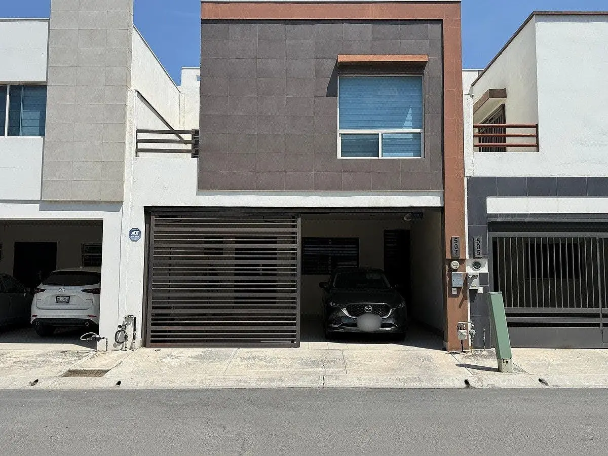 Casa en Venta en Cumbres Puerta Hierro — foto 1