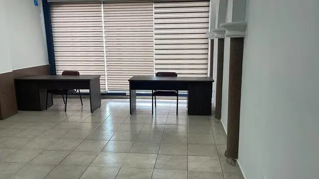 Renta de Oficina en Av. Leones, Cumbres Segundo Sector, Excelente Ubicación